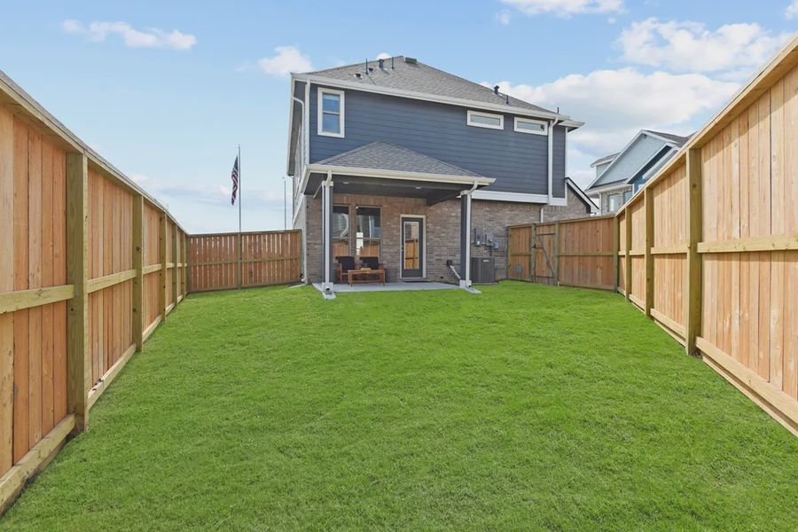 Representative exterior details of a home built from the Springfield by Chesmar Homes in Balmoral, Humble (Image 3).