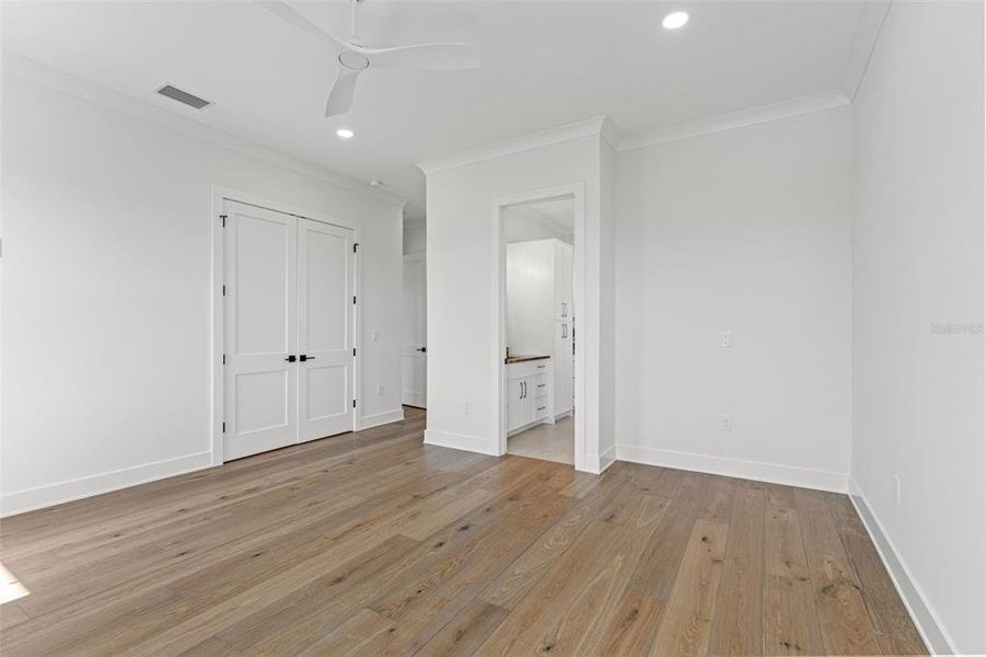 Spacious, unfurnished interior of a new home in , Tampa (Image 19).