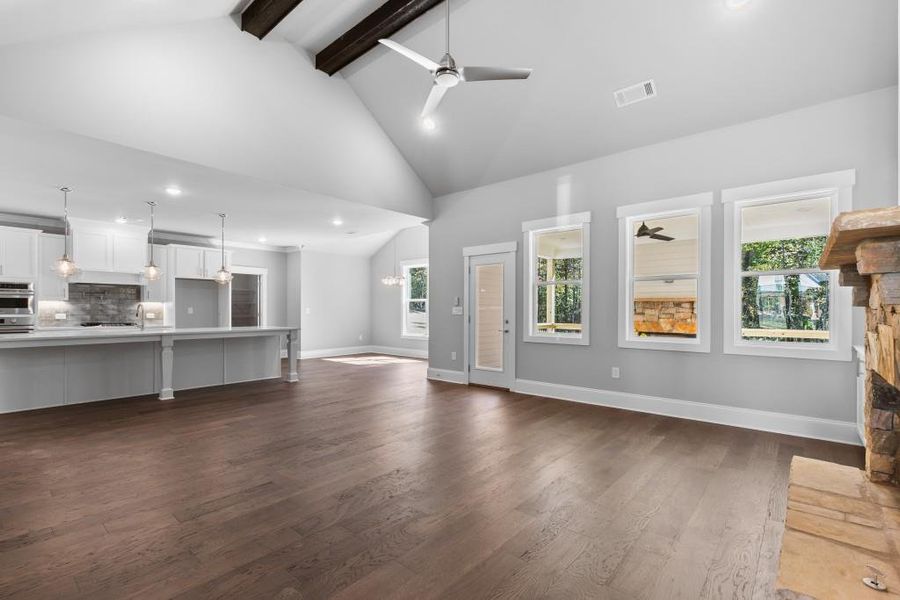 Spacious, unfurnished interior of a new home in , Dawsonville (Image 20).