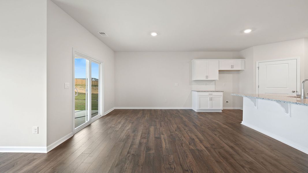 Spacious, unfurnished interior of a new home in Durbin Meadows Traditions, Fountain Inn (Image 24).