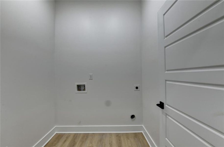 Spacious, unfurnished interior of a new home in , Lawrenceville (Image 53).