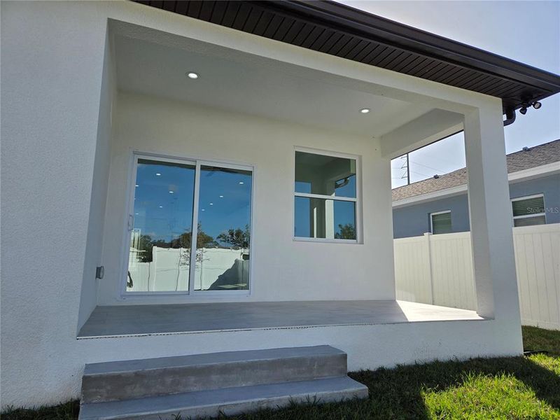 Exterior details and patio area of a home in , Tampa (Image 16).