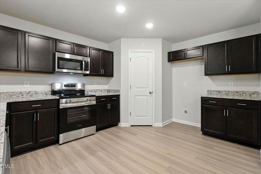 09-Soft Close Door & Drawers