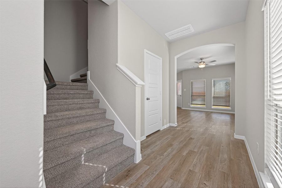 Spacious, unfurnished interior of a new home in Woodland Lakes, Houston (Image 39).