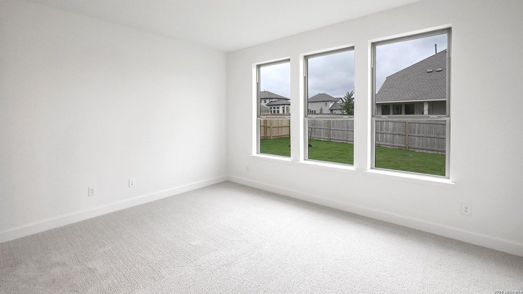 Spacious, unfurnished interior of a new home in The Parklands, Schertz (Image 20).