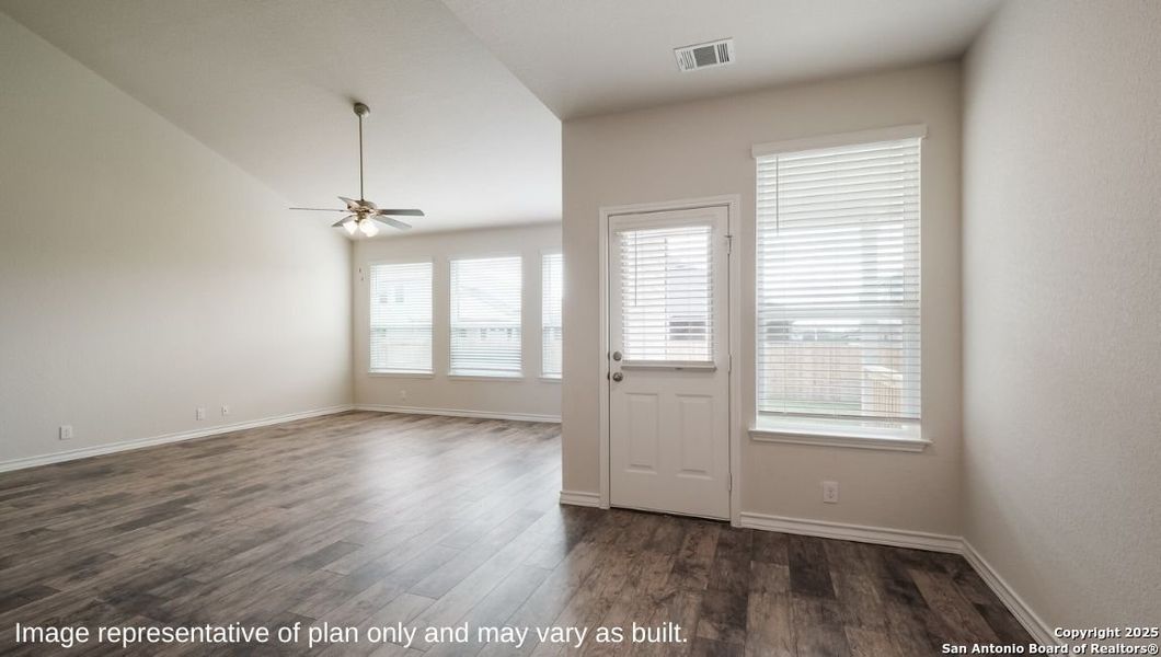Spacious, unfurnished interior of a new home in Brookstone Creek, San Antonio (Image 16).