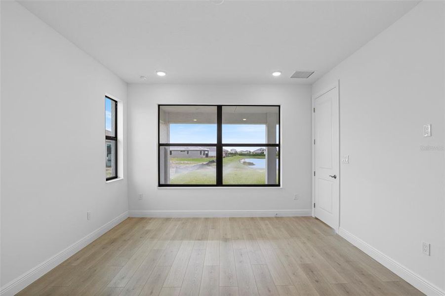 Spacious, unfurnished interior of a new home in Cresswind Lakewood Ranch, Lakewood Ranch (Image 20).