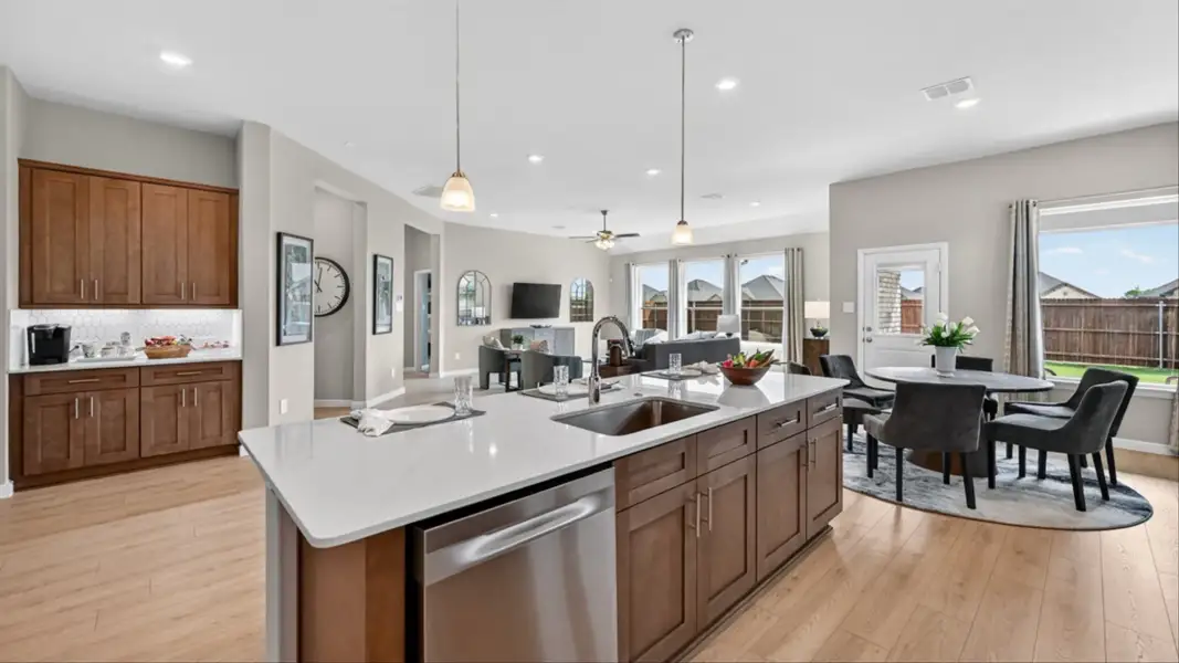 Furnished interior view inside a new home in Lakeview Pointe, Grand Prairie (Image 12).