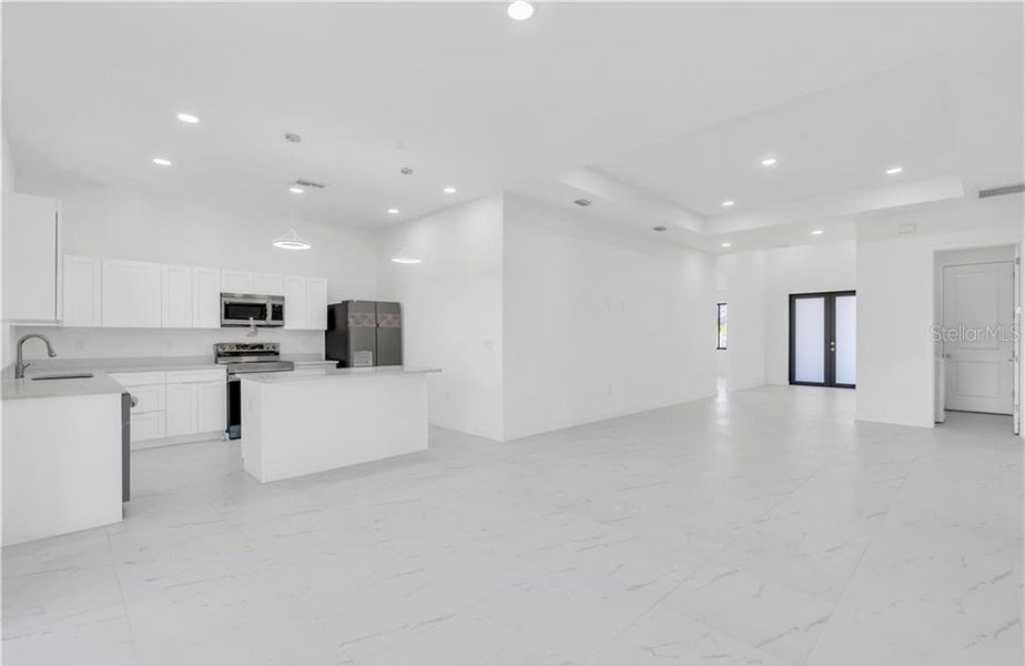 Spacious, unfurnished interior of a new home in , Cape Coral (Image 20). Spacious, unfurnished interior of a new home in , Cape Coral (Image 20).