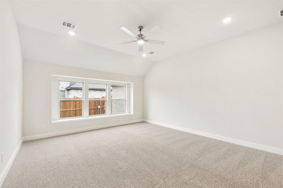 Spacious, unfurnished interior of a new home in Waverly Estates, Nevada (Image 23).