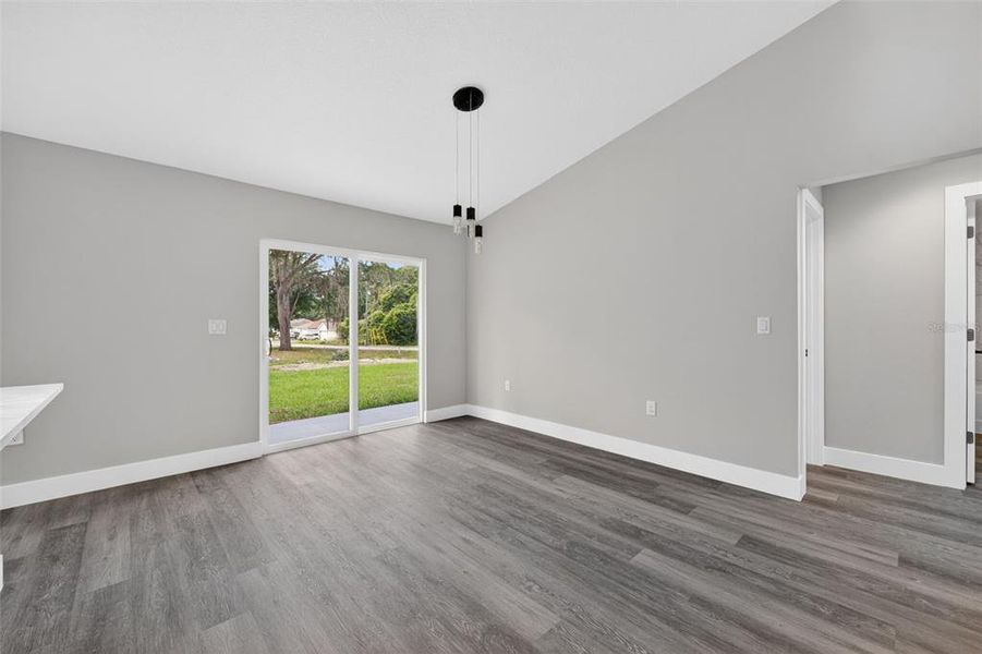 Spacious, unfurnished interior of a new home in , Dunnellon (Image 21).