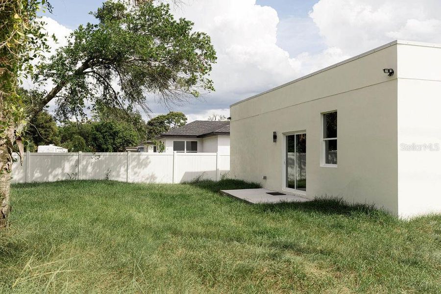 Exterior details and patio area of a home in , Apopka (Image 3).
