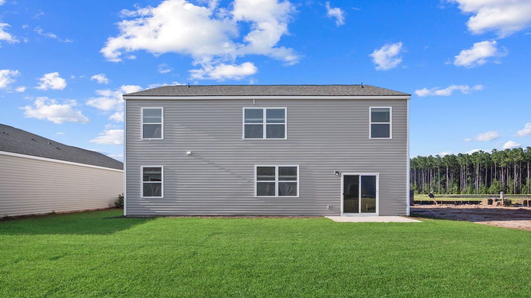 Exterior details and patio area of a home in Rice Hope, Port Wentworth (Image 4).