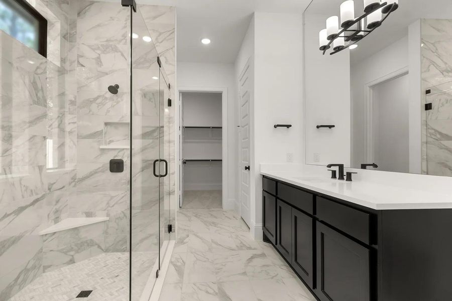 The Eastland II Primary Bath