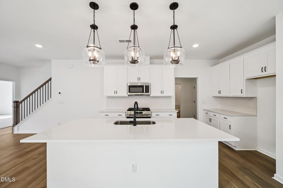 14-web-or-mls-Emeline Wy-S2402-014