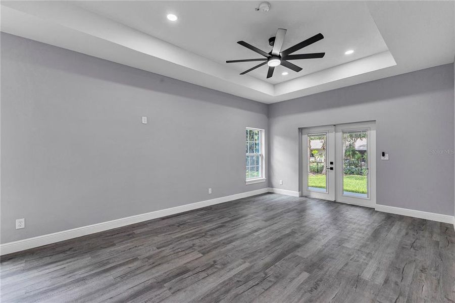 Spacious, unfurnished interior of a new home in , Daytona Beach (Image 13).