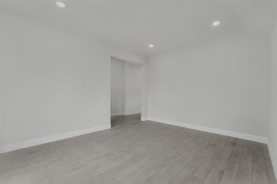 Spacious, unfurnished interior of a new home in , Princeton (Image 14).