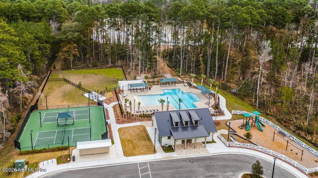 Community amenities in , Middleburg (Image 38).