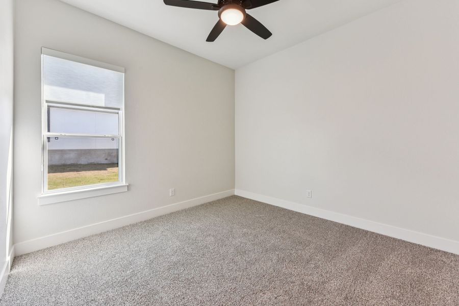 Spacious, unfurnished interior of a new home in Feathergrass, Florence (Image 71).