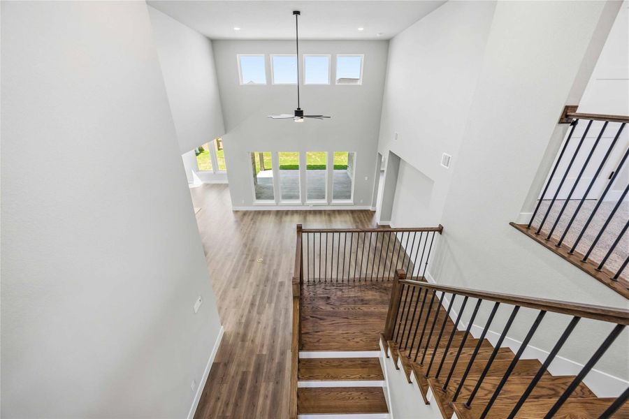 Spacious, unfurnished interior of a new home in Valencia, Manvel (Image 37).