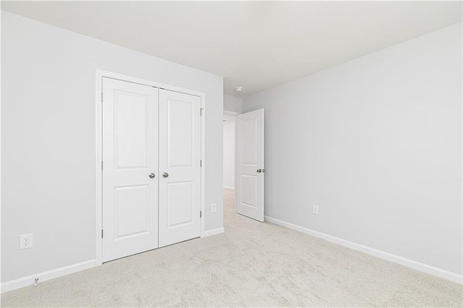 Spacious, unfurnished interior of a new home in Kingsley, Acworth (Image 13).
