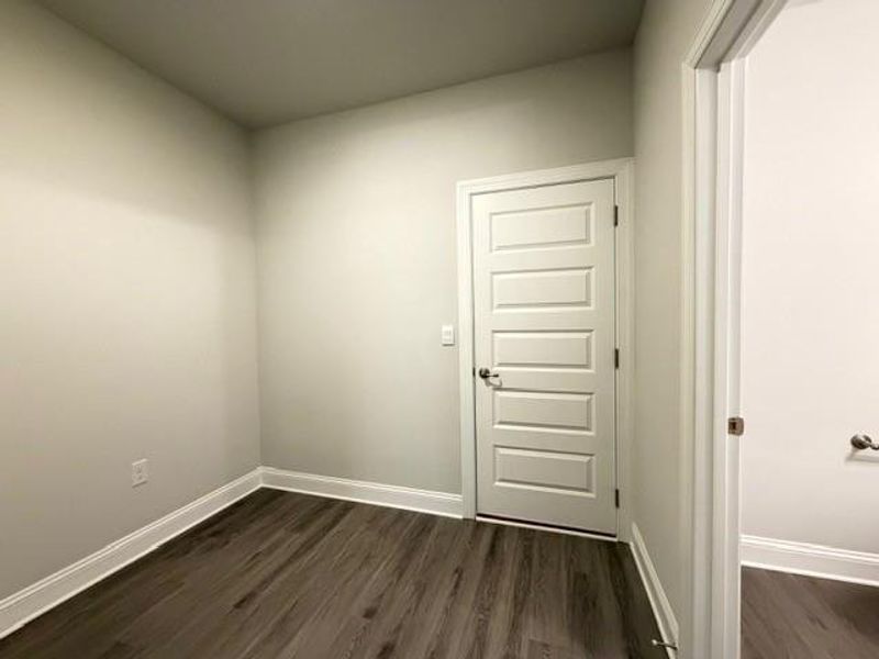 Spacious, unfurnished interior of a new home in Tuscany Hills, Douglasville (Image 27).
