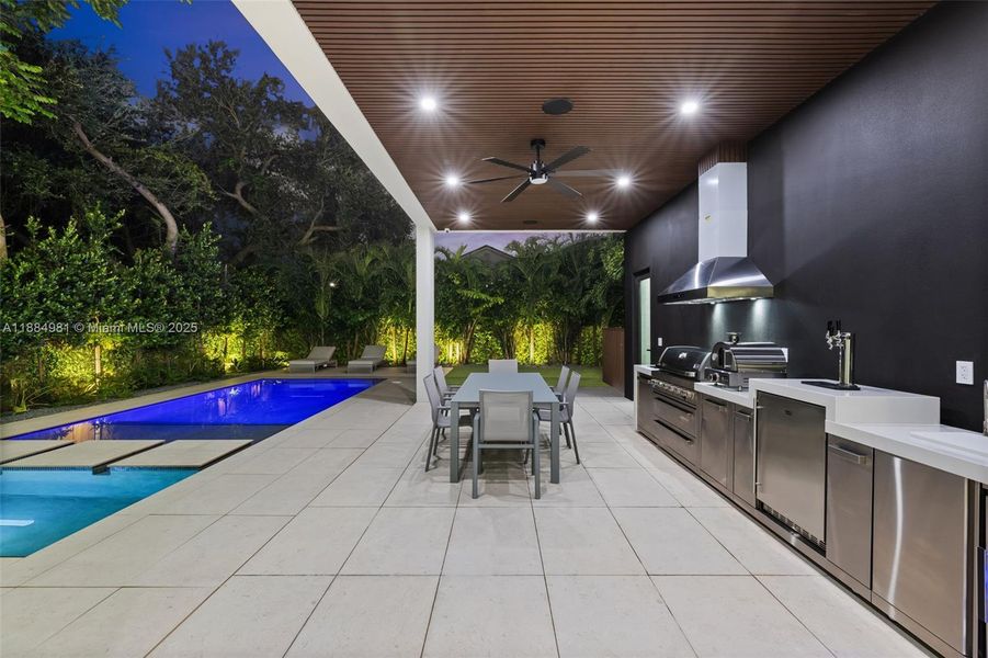 Community amenities in , Miami (Image 44). Community amenities in , Miami (Image 44).