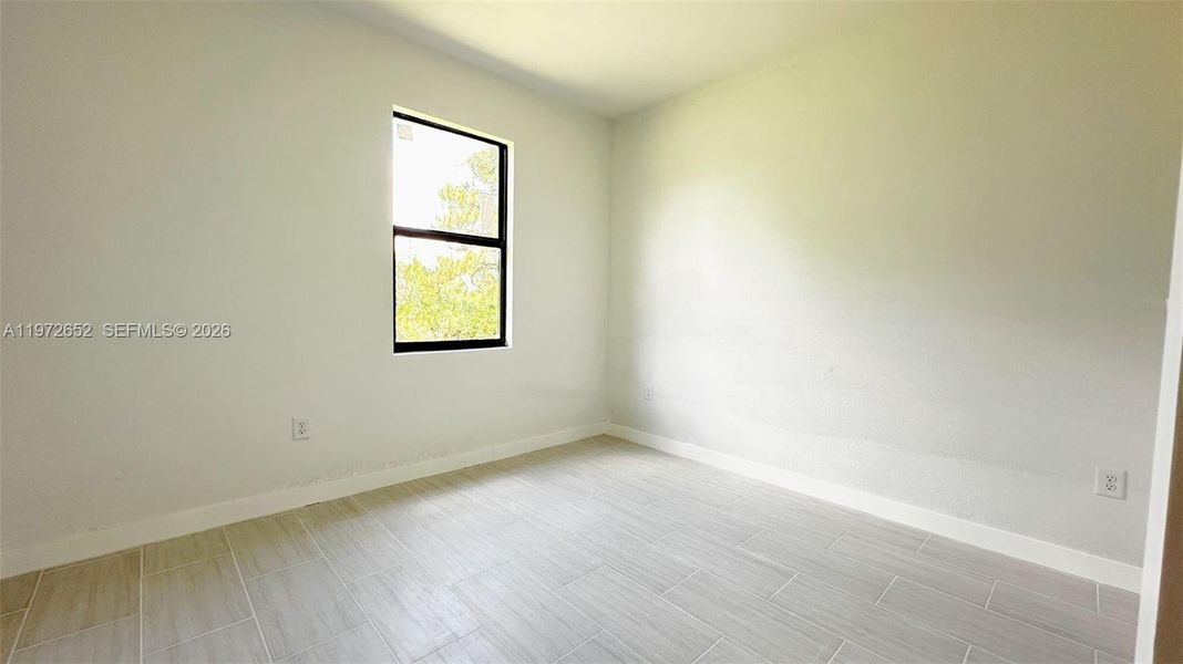 Spacious, unfurnished interior of a new home in , Lehigh Acres (Image 21).
