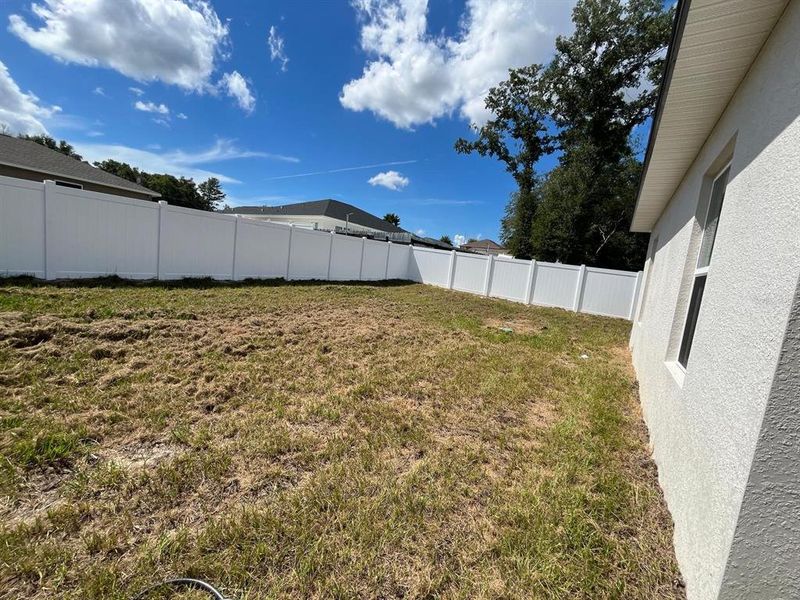 Exterior details and patio area of a home in , Ocala (Image 19).