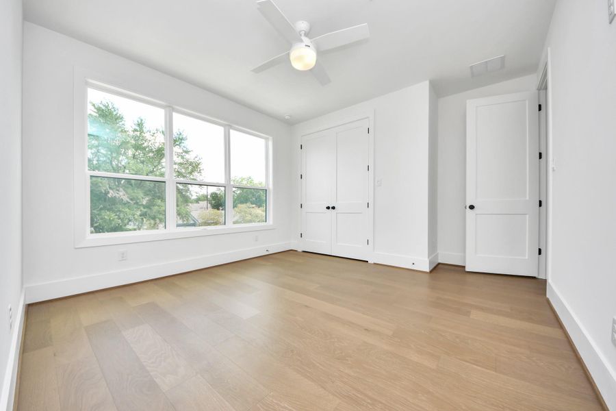 Spacious, unfurnished interior of a new home in , Houston (Image 20).