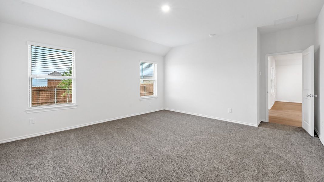 Spacious, unfurnished interior of a new home in Saddlebrook, Waxahachie (Image 23). Spacious, unfurnished interior of a new home in Saddlebrook, Waxahachie (Image 23).