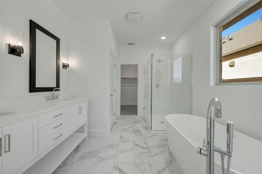 Furnished interior view inside a new home in Heritage Ranch, Sherman (Image 12).