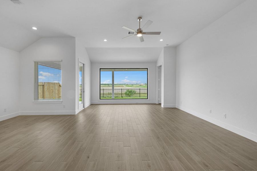 Spacious, unfurnished interior of a new home in Beacon Hill, Waller (Image 14).