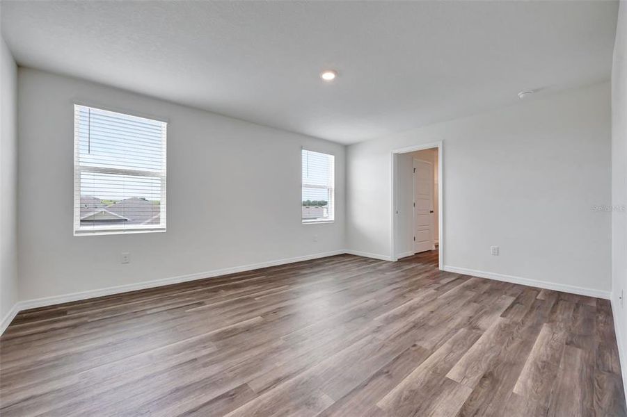 Spacious, unfurnished interior of a new home in , Davenport (Image 21).