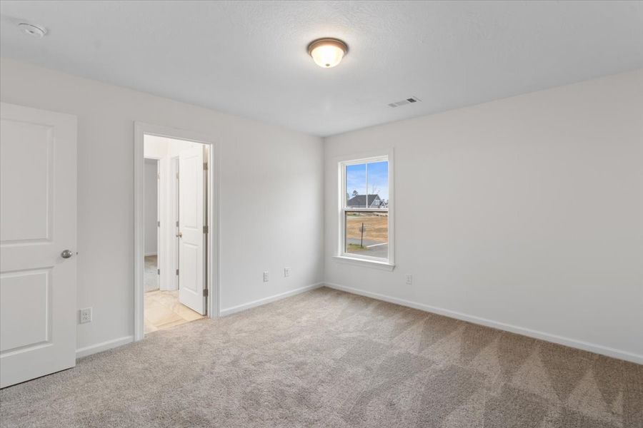 Spacious, unfurnished interior of a new home in Crawford Creek, Grovetown (Image 27).