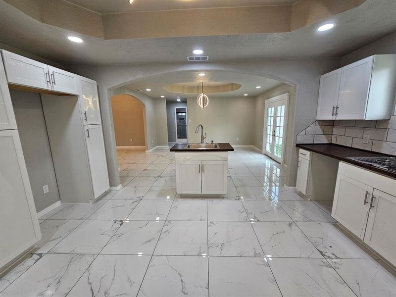 Furnished interior view inside a new home in , Marlin (Image 6).