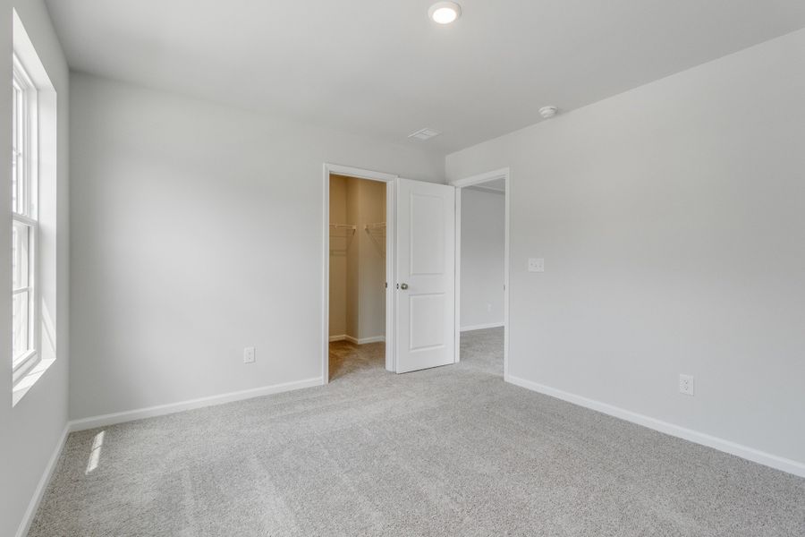 Spacious, unfurnished interior of a new home in Killians Crossing, Blythewood (Image 33).