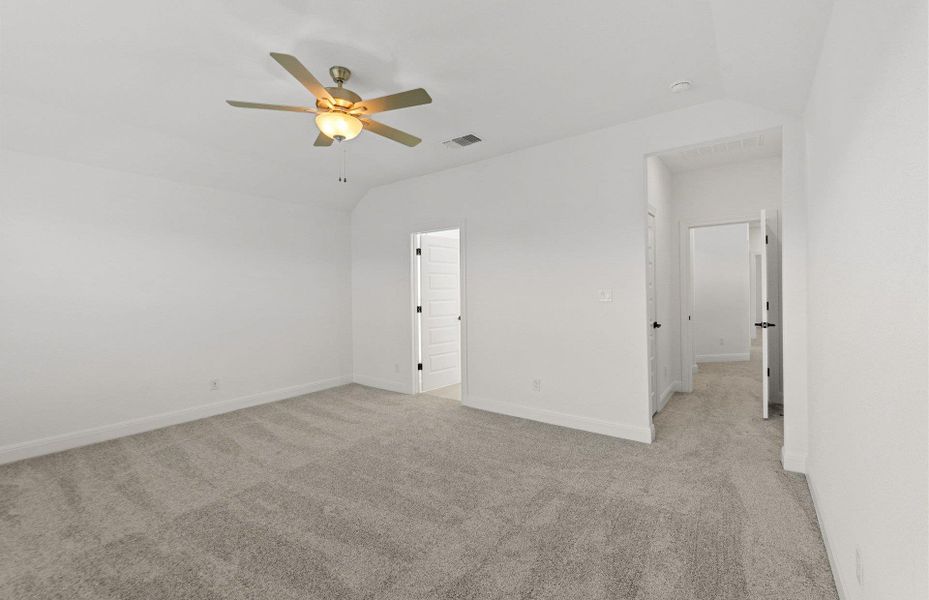 Spacious, unfurnished interior of a new home in Santa Rita Ranch, Liberty Hill (Image 29).