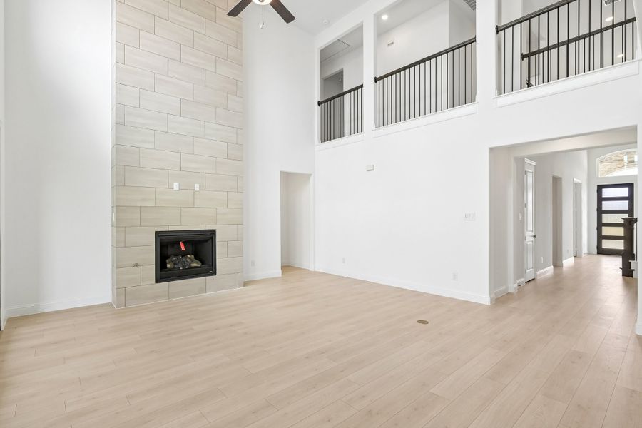 Spacious, unfurnished interior of a new home in The Ranch at Uptown Celina, Celina (Image 25).
