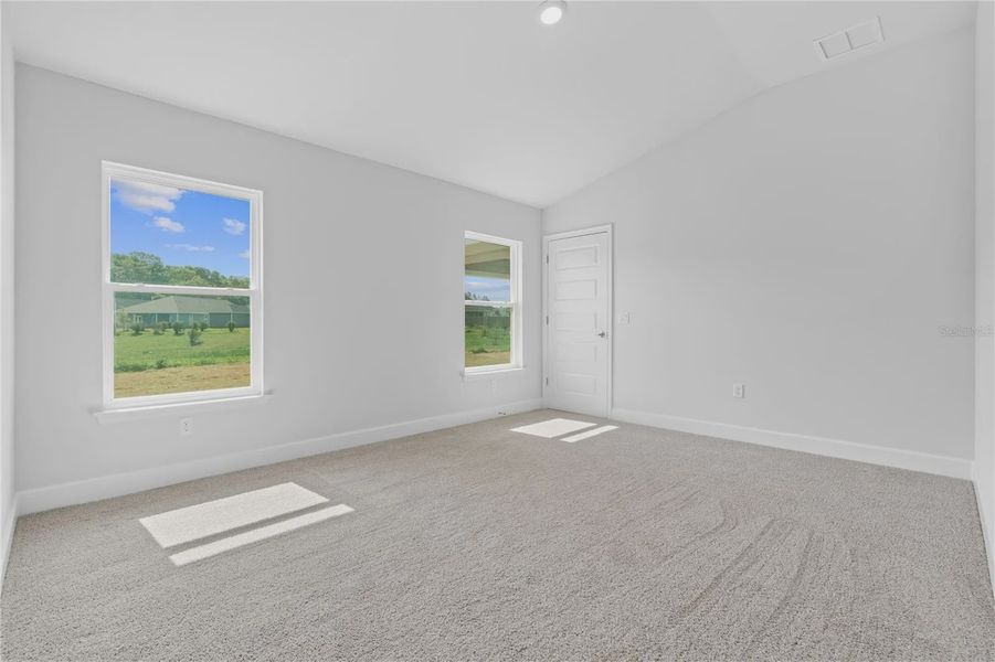 Spacious, unfurnished interior of a new home in Kirkland Farms, Alachua (Image 15).
