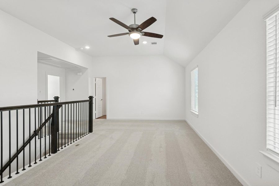 Spacious, unfurnished interior of a new home in Lone Star Landing, Montgomery (Image 21).