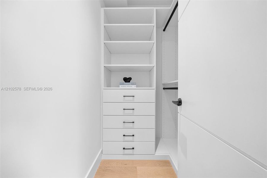 Image 102 of a home in .