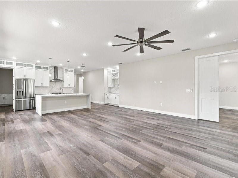 Spacious, unfurnished interior of a new home in , Winter Haven (Image 36).