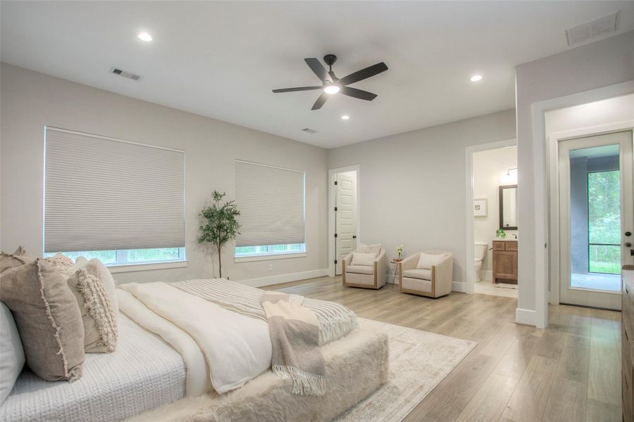 Furnished interior view inside a new home in , Willis (Image 34).