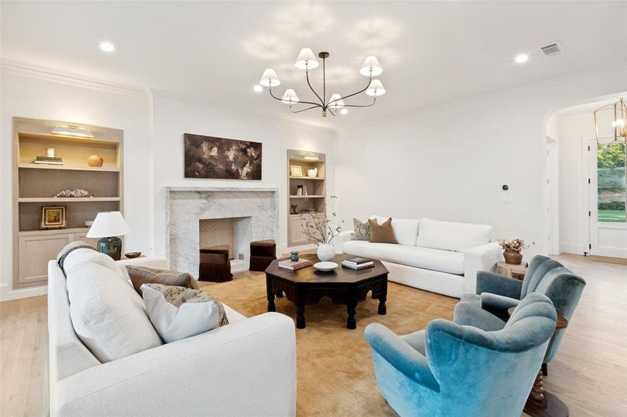 Furnished interior view inside a new home in , Richardson (Image 14).