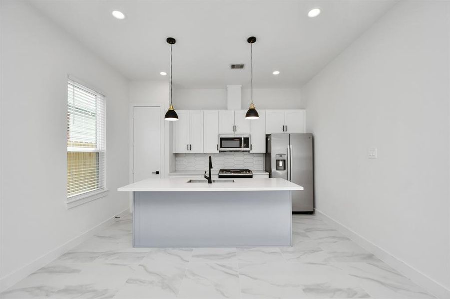 Start your day in the best possible way, savoring your morning coffee and breakfast in your new kitchen.