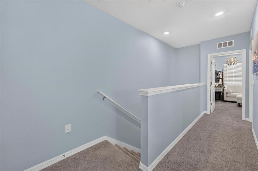 Spacious, unfurnished interior of a new home in Mangrove Point, Apollo Beach (Image 24).