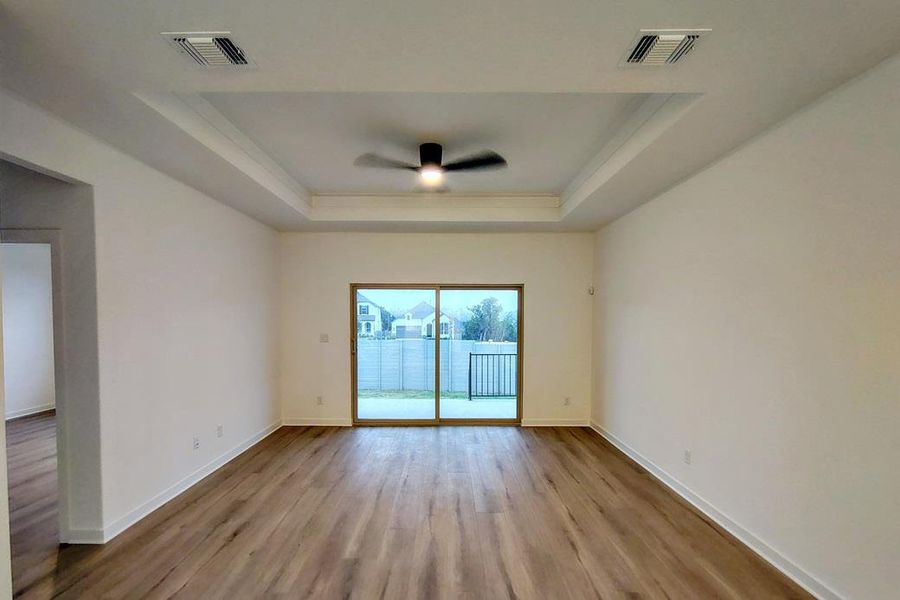 Spacious, unfurnished interior of a new home in Wolf Ranch, Georgetown (Image 16).