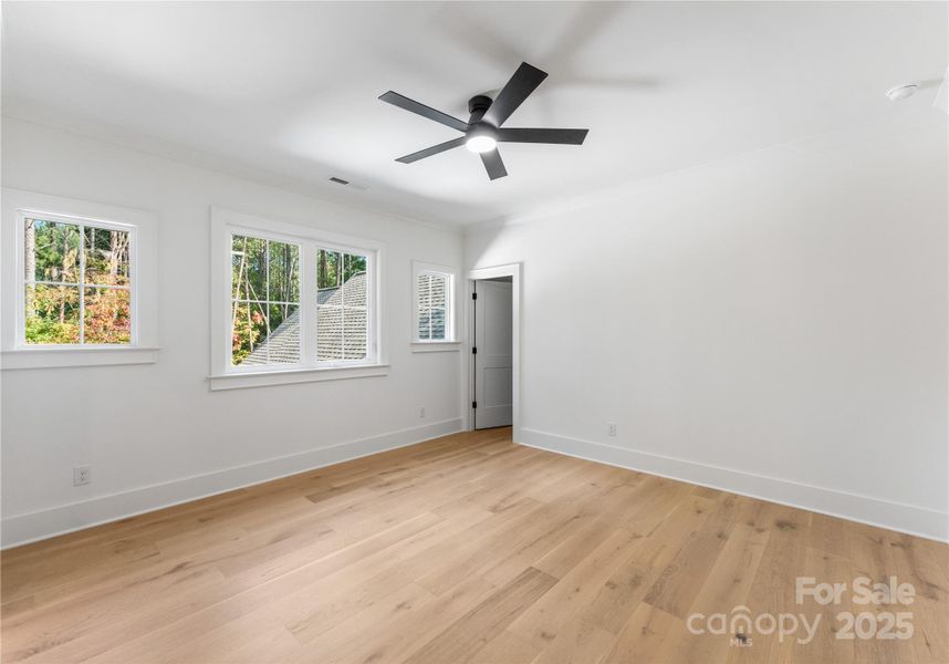 Spacious, unfurnished interior of a new home in , Denver (Image 21).