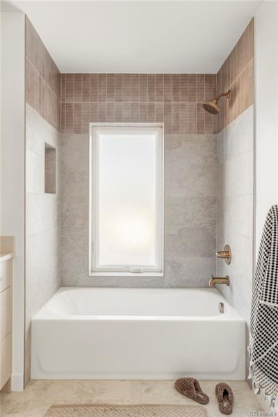 Secondary second level bath Secondary second level bath